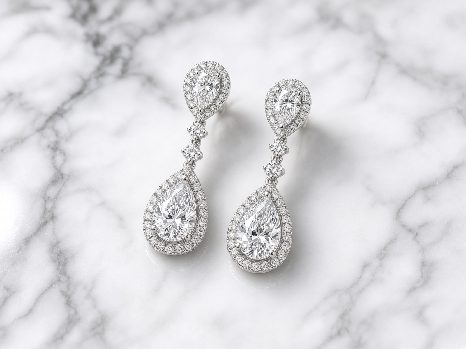 Lueur Drop Earrings